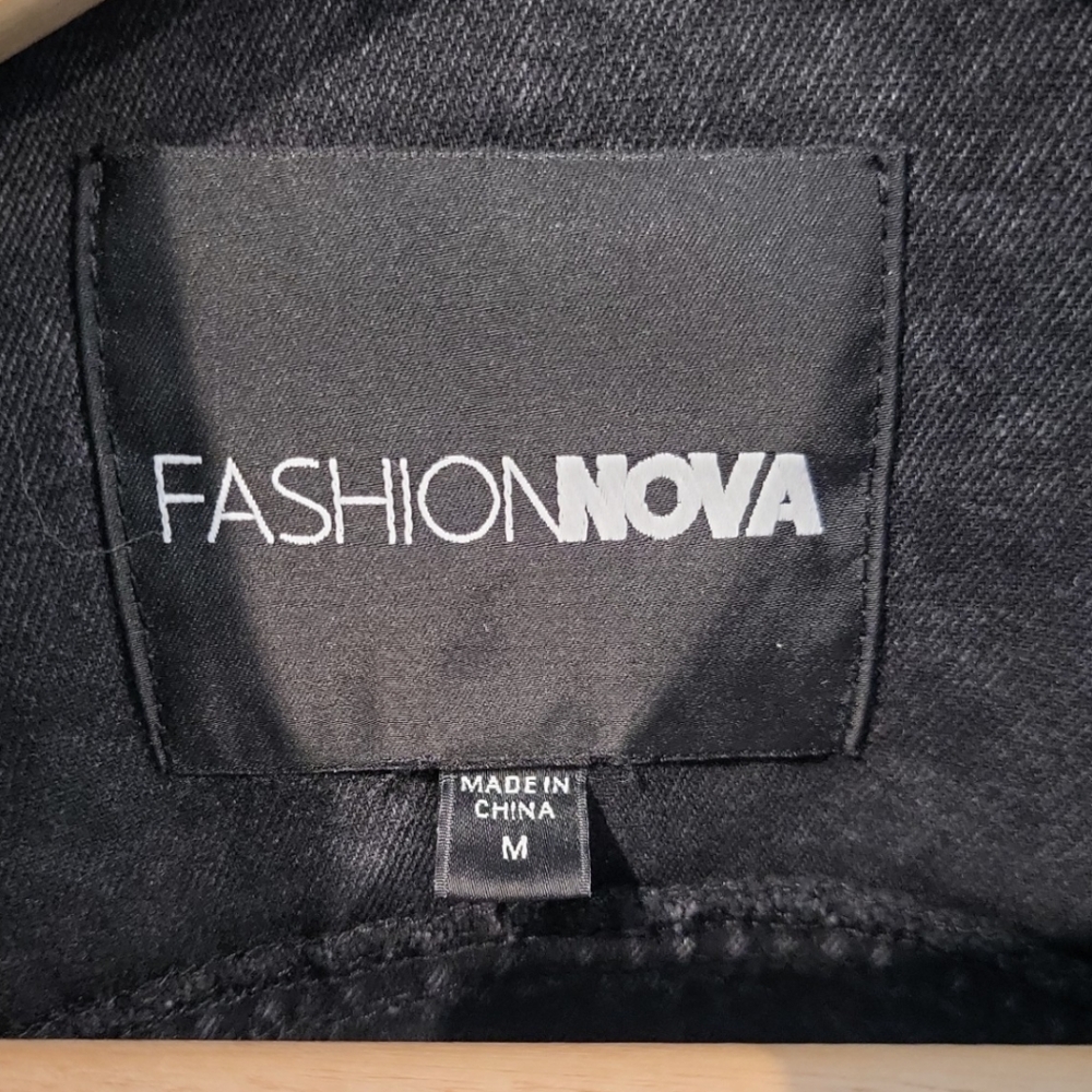 Fashion Nova denim jacket leopard print sleeves black edgy stylish fierce - Picture 4 of 8